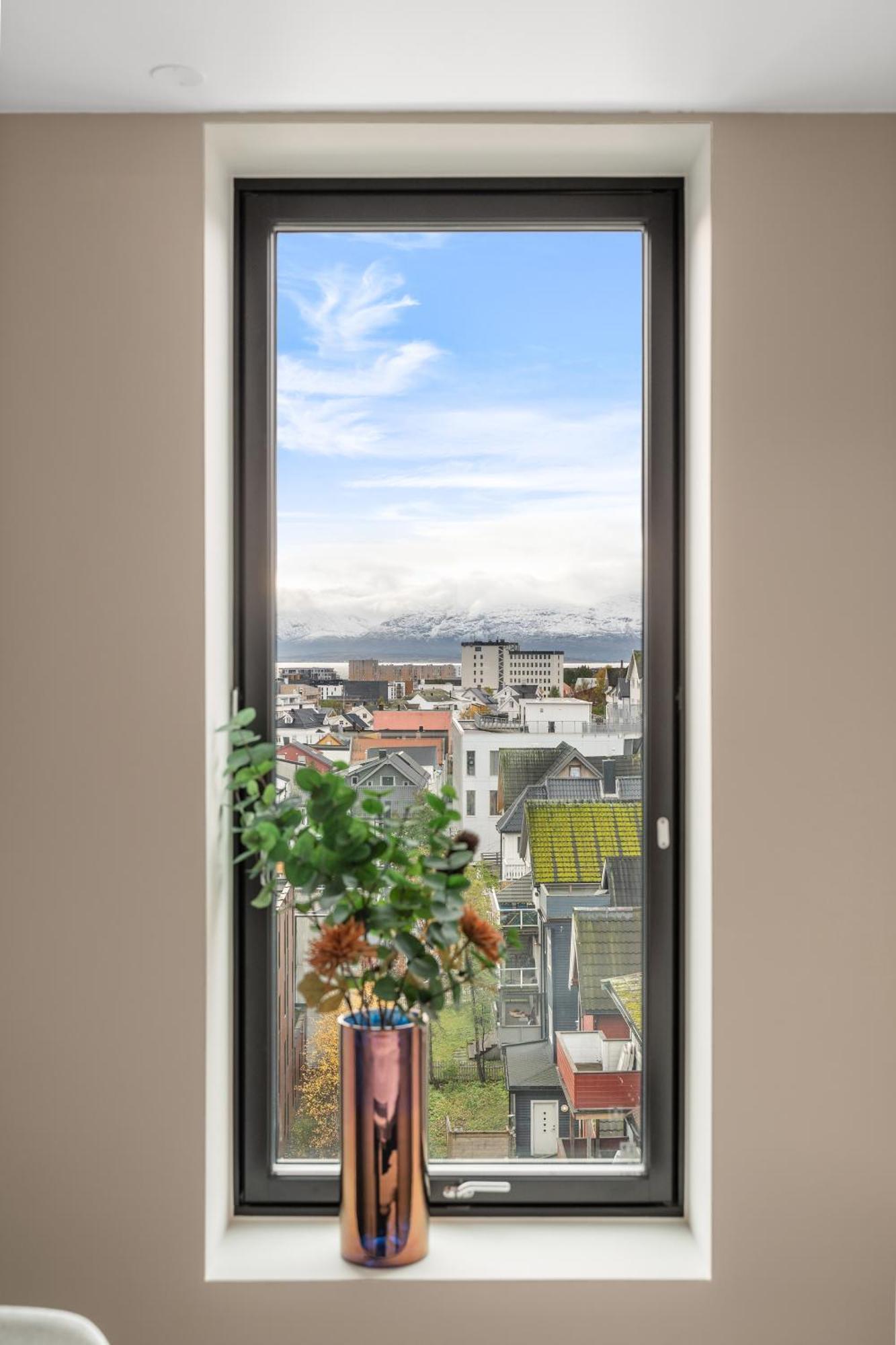 Luxury Apartment Downtown Tromso With 2 Bedrooms And 2 Bathrooms And Parking Eksteriør bilde
