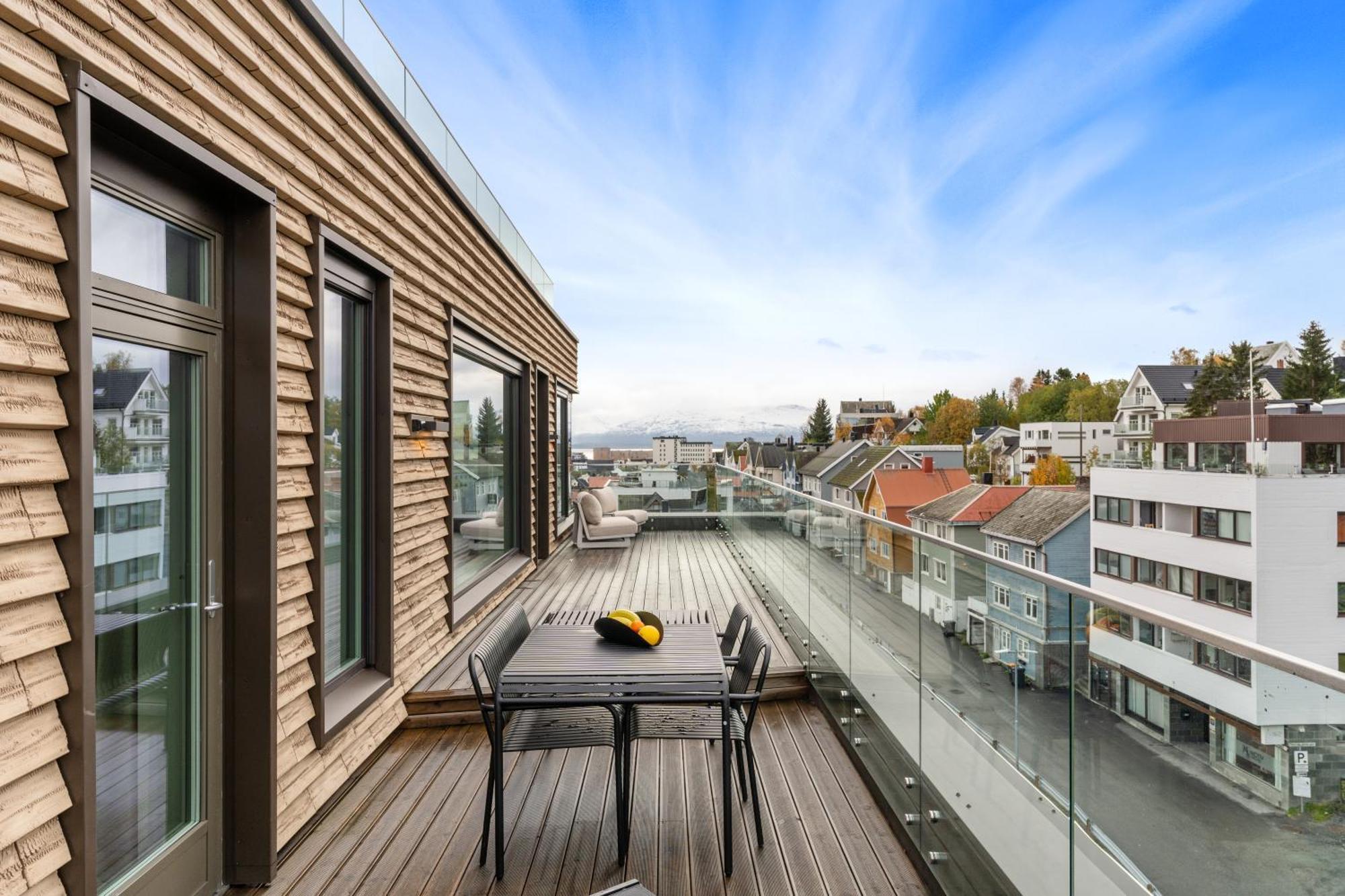 Luxury Apartment Downtown Tromso With 2 Bedrooms And 2 Bathrooms And Parking Eksteriør bilde